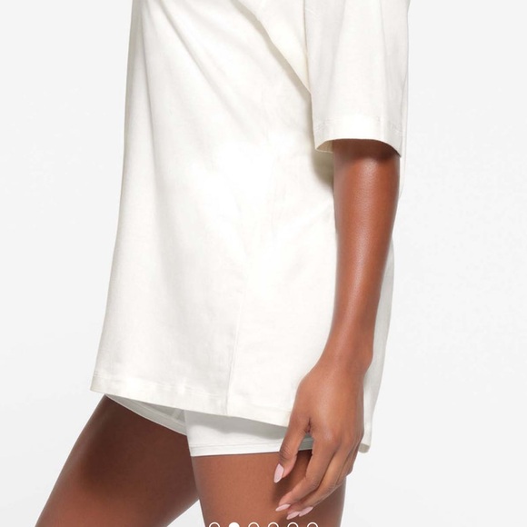 SKIMS NWOT Boyfriend Tee - Marble/Cherry Blossom - Picture 4 of 5